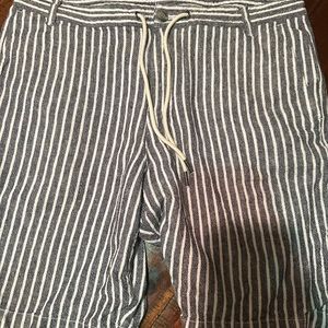 Calvin Klein Men’s Shirts Size Large